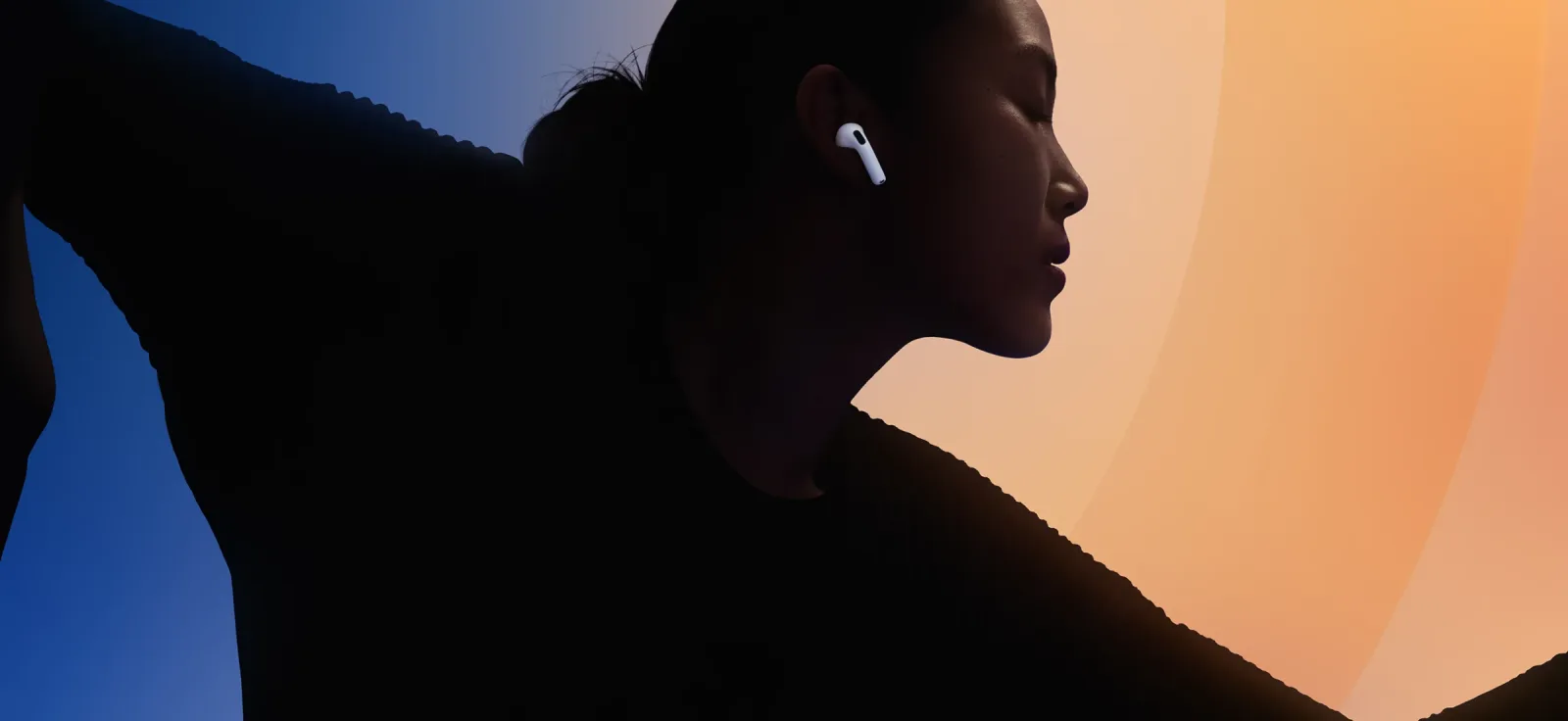 Femme portant des AirPods 5 - ezone.ma prix maroc avito marketplace